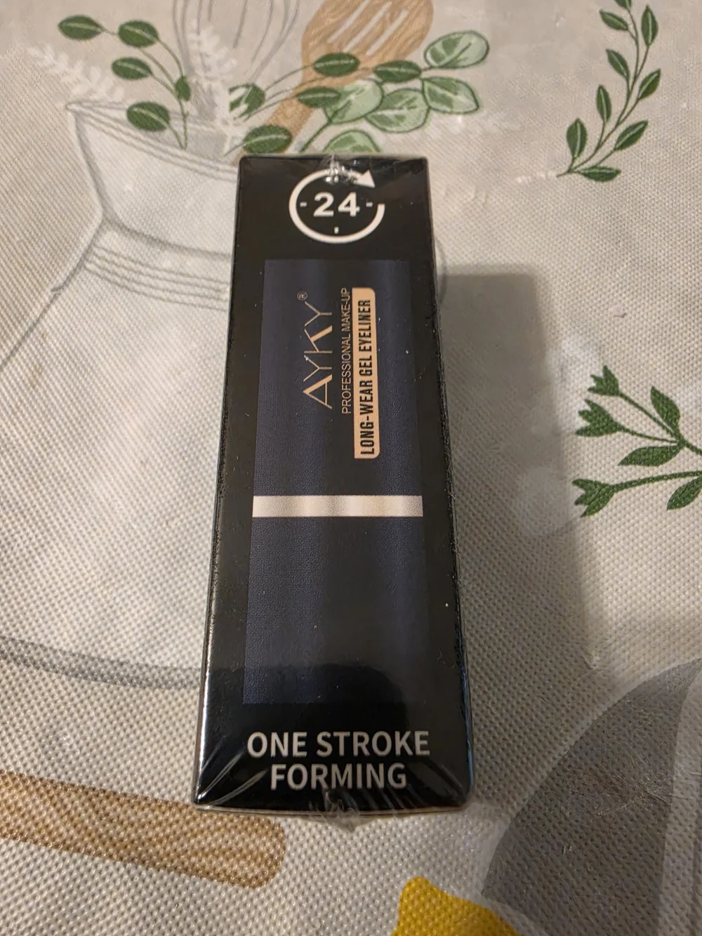 Long-Wear Gel Eyeliner - Black